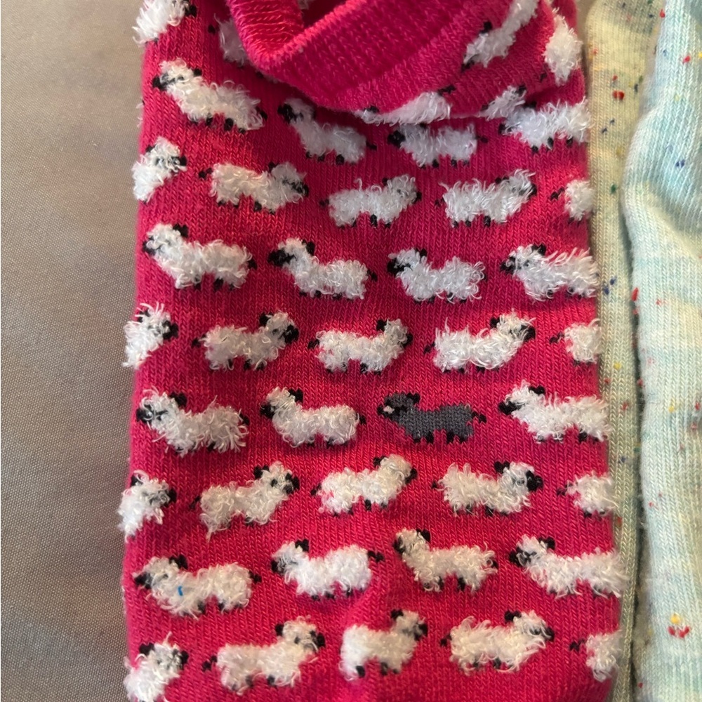 Fun no-show socks - Picture 2 of 4